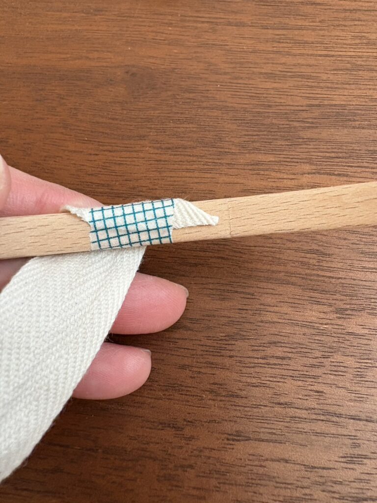 刺繍枠　巻き始め