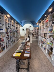 SOLIDA店　フランスのパッサージュのよう