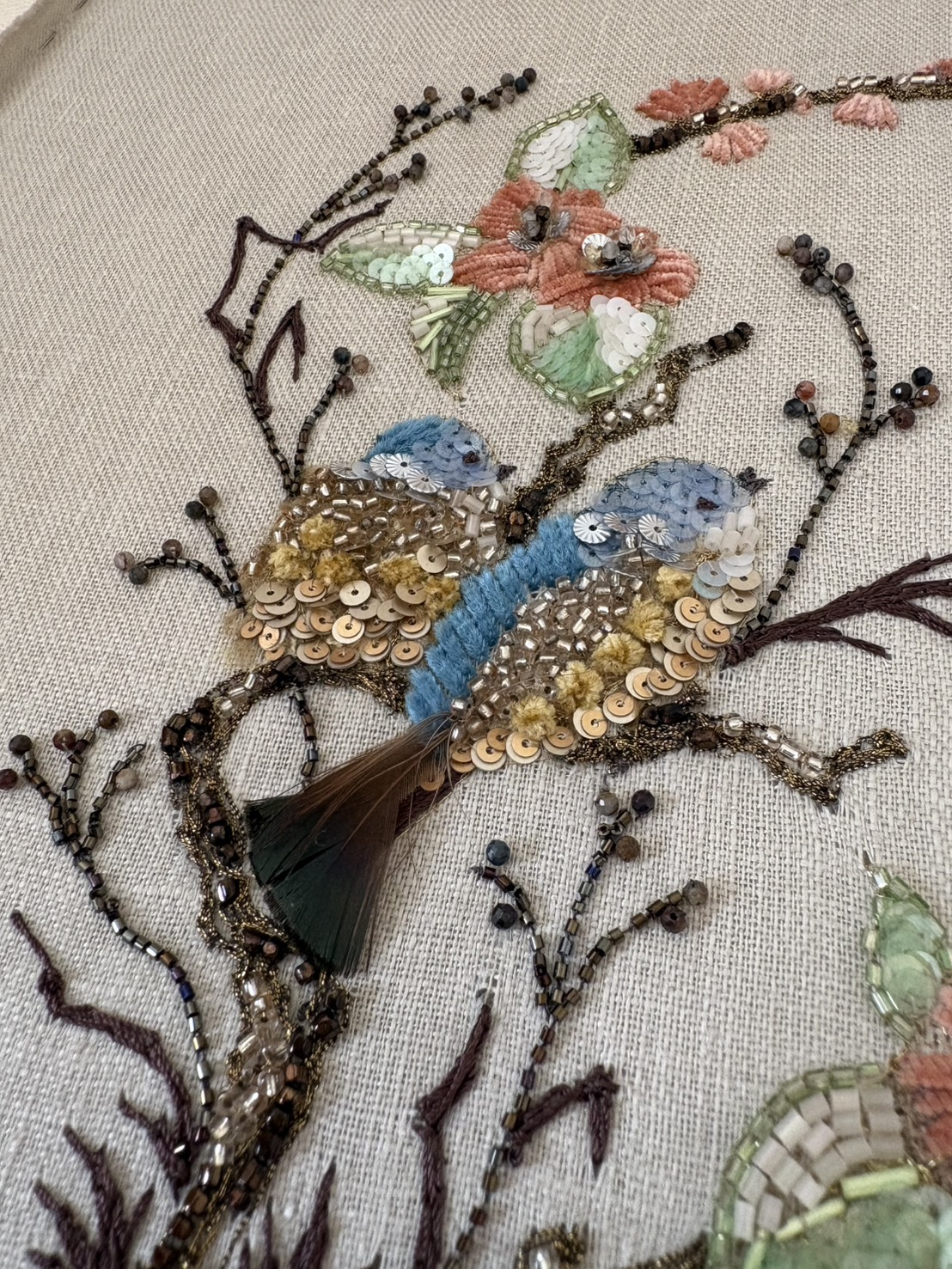 小鳥のオートクチュール刺繍アップ